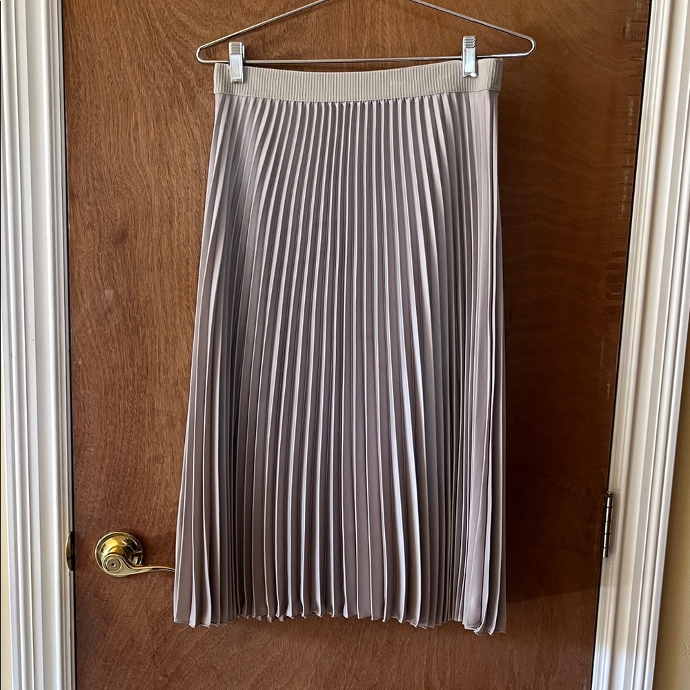 H&M Pleated Midi Skirt in Cream